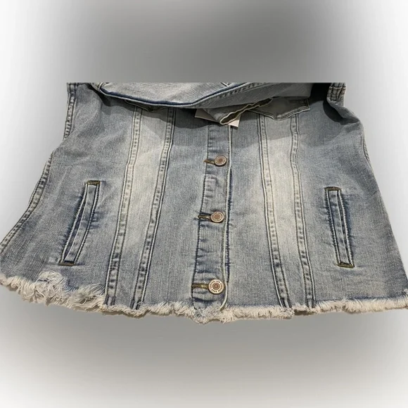 KanCan Zoey Fray Denim Jacket - Picture 6 of 6